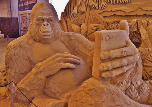 https://pixabay.com/en/sand-sculpture-monkey-selfi-gorilla-774467/